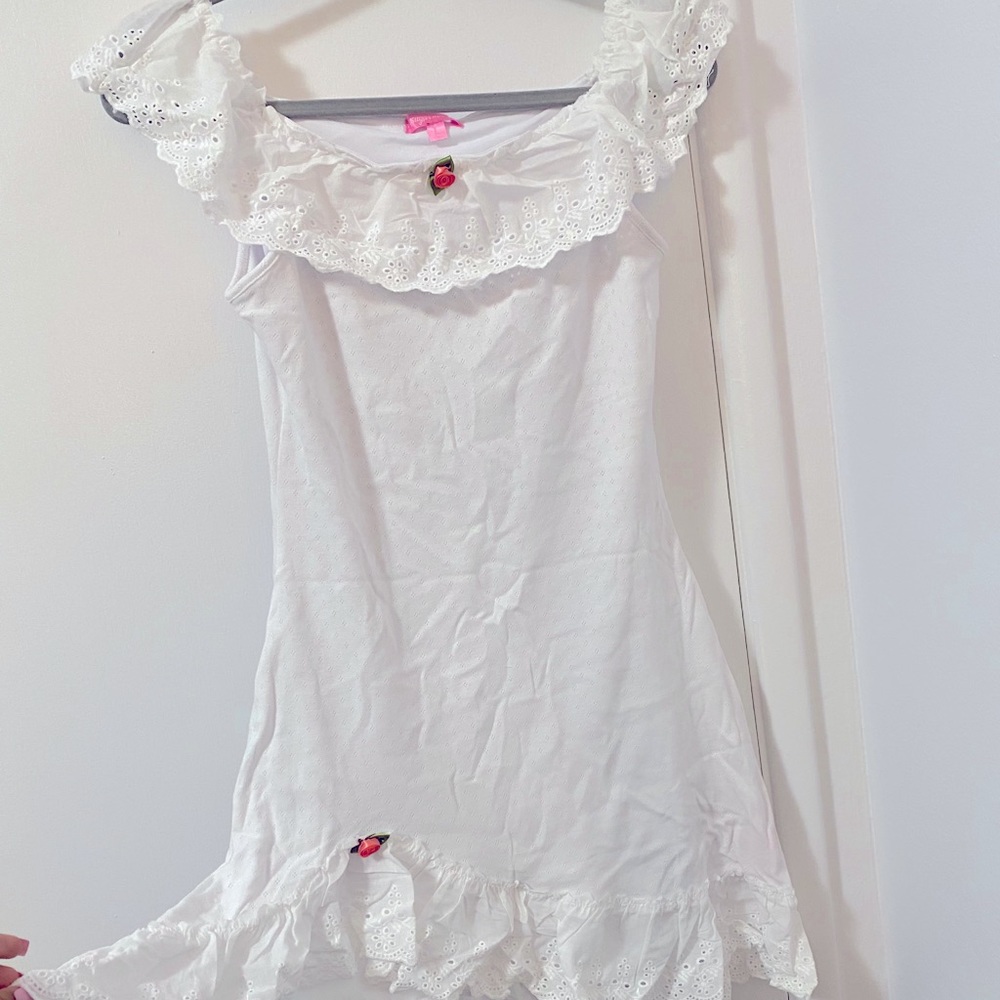 Dolls kill Bombshell blossom off the shoulder dres